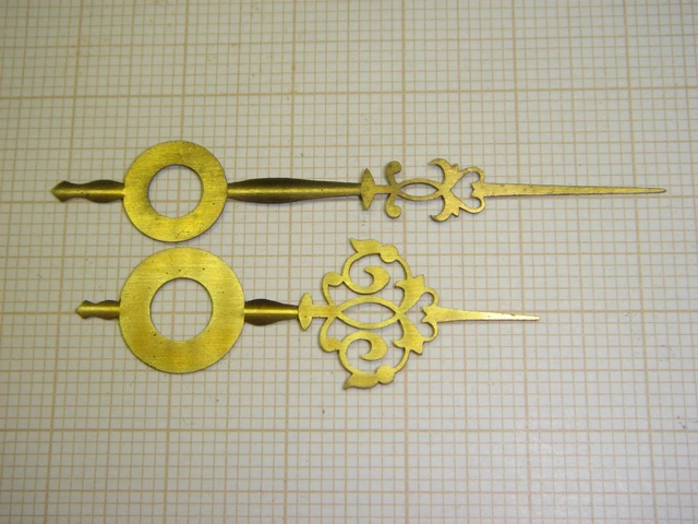 ANCIENNE PAIRE D'AIGUILLES de pendule de Paris 42et 35mm EUR 15,00