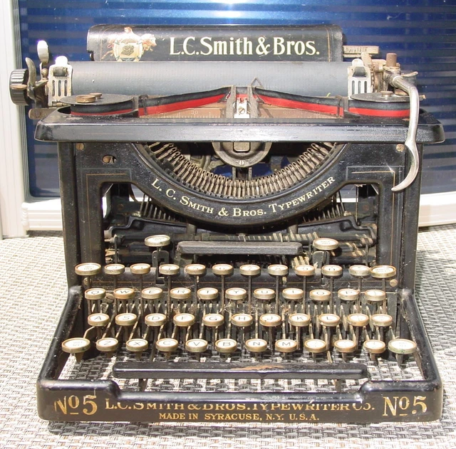 Antique 1912 L.C. SMITH & BROTHERS TYPEWRITER No. 5 -10" Carriage SN 172440-5