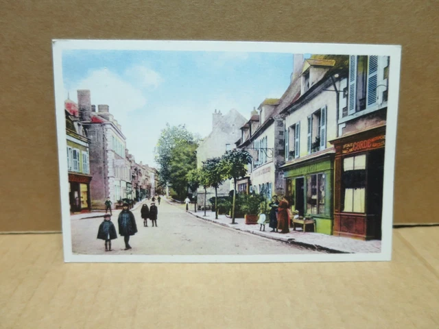COSNE SUR LOIRE (58) Rue du Commerce animation windows