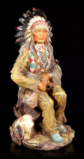 Statua Indiano - Capo Tribù Seduto Con Fischietto Della Pace - Western