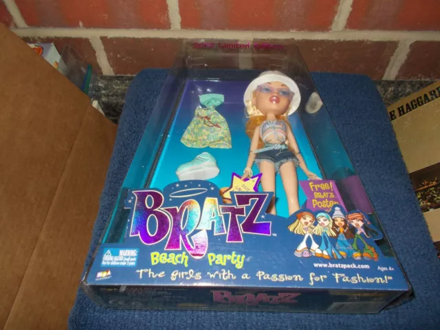 Bratz Doll CLOE in Rare Beach Party Collection-2002 in Original Unopened Box