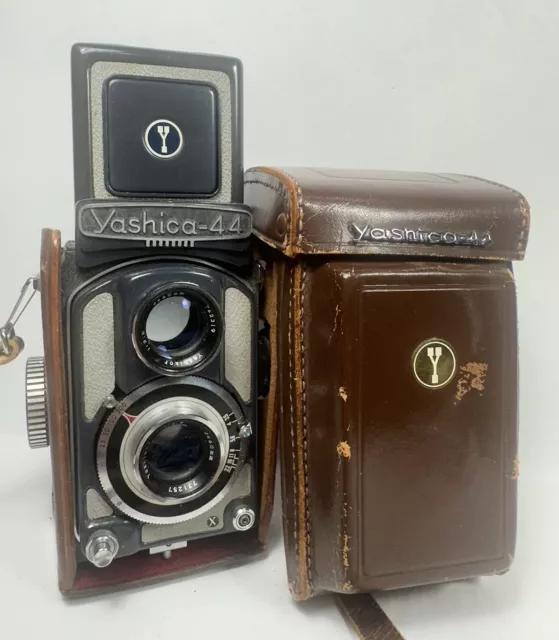 Vintage Yashica 44 Twin Lens Reflex 127 Film Camera w/ Case UNTESTED AS IS