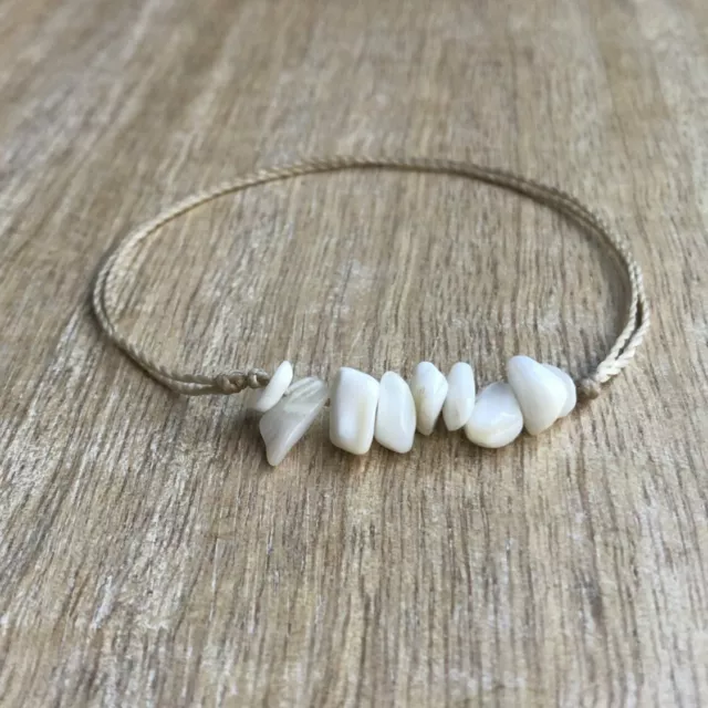 Bracelet cheville perles blanches 2