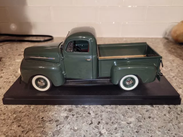 DANBURY MINT 1951 FORD PICK UP TRUCK 1/24 VERY CLEAN Acrylic Display Case