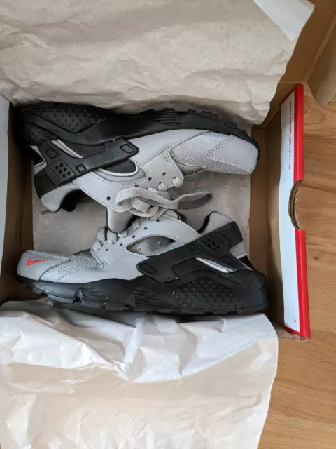 BOYS GREY HUARACHE Run G S Size UK 3.5 20.00 PicClick UK
