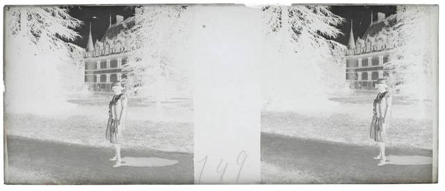 Femme Château c1930 Photo NEGATIVE Plaque de verre Stereo Vintage V34L5n