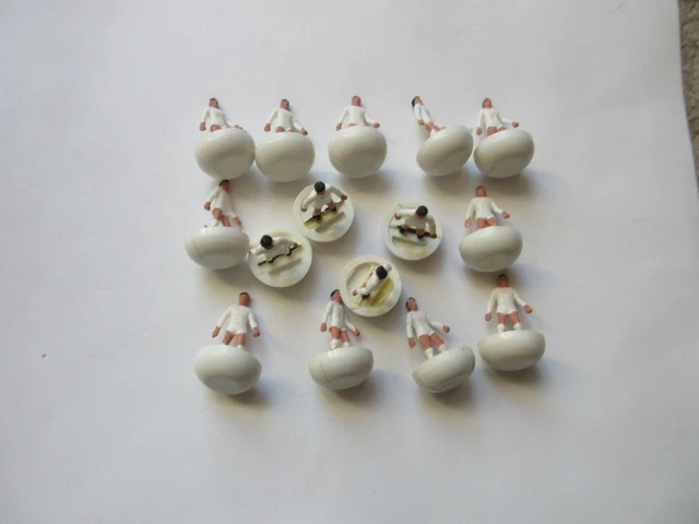 Subbuteo  Rugby Team - R2  England Swansea - 15 Players