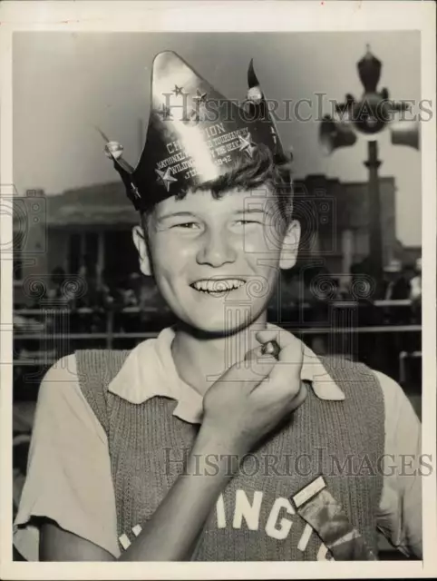 1942 Press Photo Charles Mott crowned national marbles champion, New Jersey