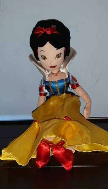 Disney Store Exclusive Princess Snow white Soft Plush Toy Doll 