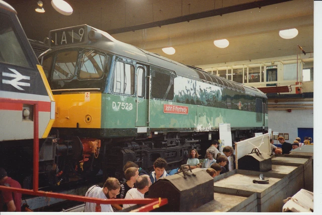 RAILWAY TRAIN PHOTOGRAPH Class 25 D7523 at Laira 15/09/91 £0.99 ...