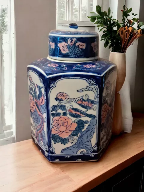 Pot En Porcelaine Avec Son Couvercle  Asiatique