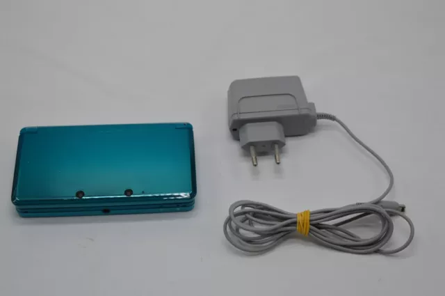 Console portable Nintendo 3DS aqua blue lagon bleue + chargeur officiel 2DS DS