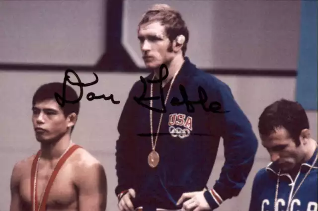 Dan Gable Signed 4x6 Photo Olympic Gold Wrestling Iowa Hawkeyes Donald Trump