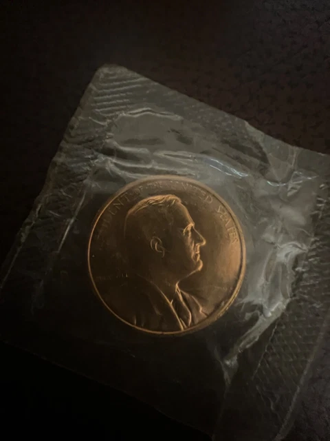 Franklin Delano Roosevelt Commemorative U.S. Mint Bronze Medal By J.R. Sinnock