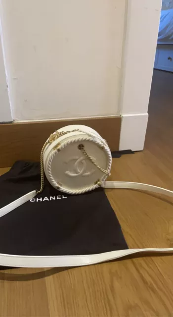 white chanel hobo bag leather