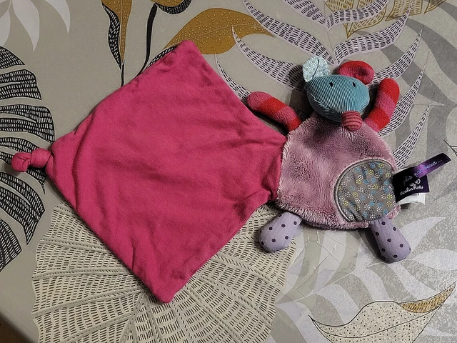 Peluche Doudou Plat Mouchoir Souris Moulin Roty 16 Cm Les Jolis Pas Beaux