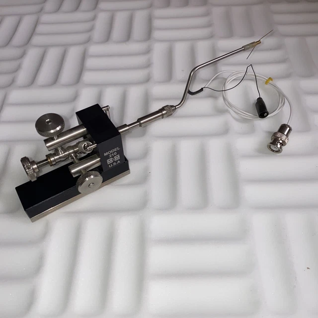 MM Micro-Manipulator 210 Probe Positioner Manipulator (B)