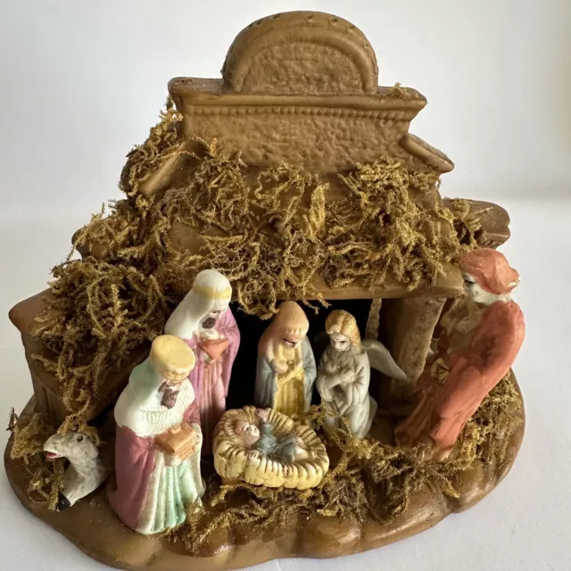 Vintage Christmas Nativity Scene Ceramic Stable Decoration Winsor Collection