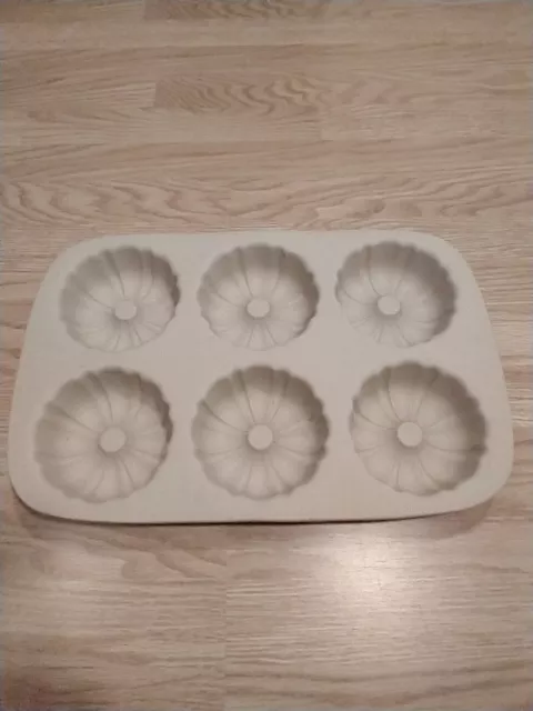 Pampered Chef Mini Fluted Pan Bundt Cake Family Heritage Stoneware Classics Pampered Chef Mini Fluted Pan Bundt Cake Family Heritage Stoneware Classics
