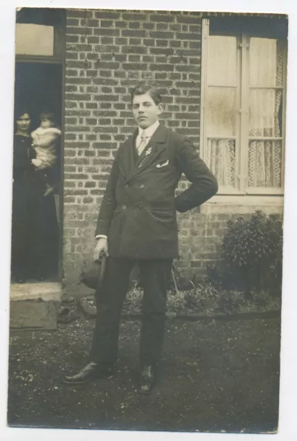 BP756 Carte Photo vintage card RPPC Homme Mode Fashion extérieur jardin