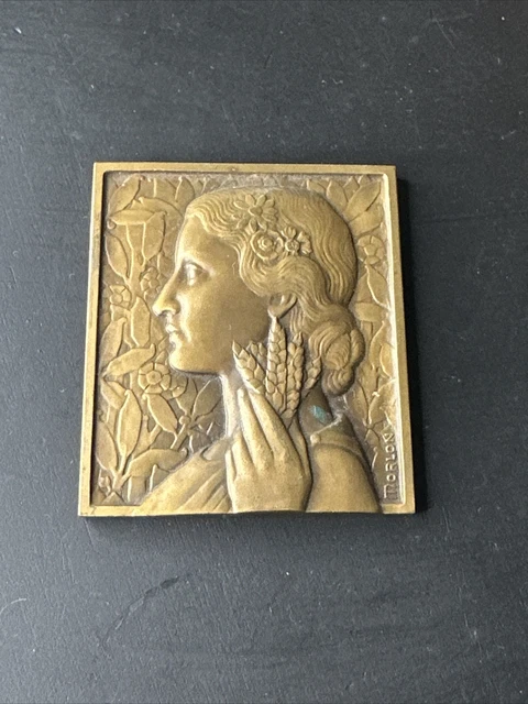 Broche Patriotique Ancienne Marianne Ajourée Avec Monnaie 1933 – Style Art Déco – Bronze