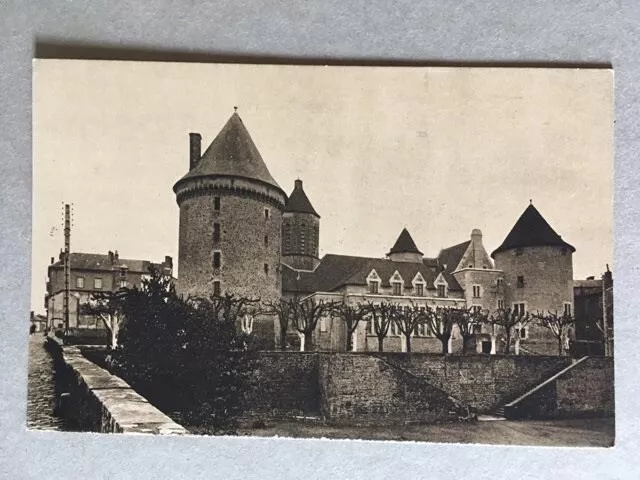Cpa Bourganeuf (23) Chateau Et Tour Zizim