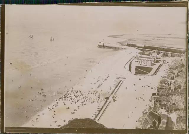 France, Le Tréport vu du vol d&#039;oiseau, cca. 1905  Vintage citrate print. Se