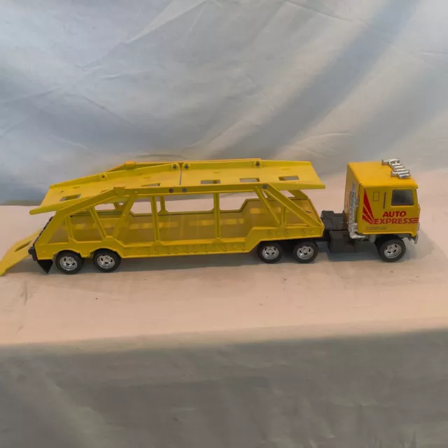 Ertl Auto Express Car Carrier Chevrolet Tractor Trailer