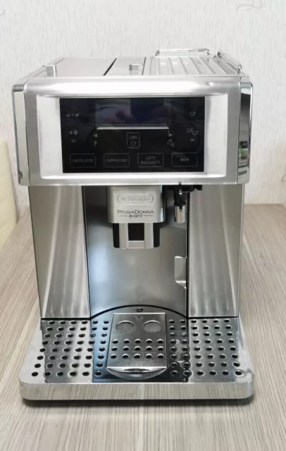 Kaffeevollautomat Delonghi Prima Donna ESAM6700 gebraucht entkalk gereinigt