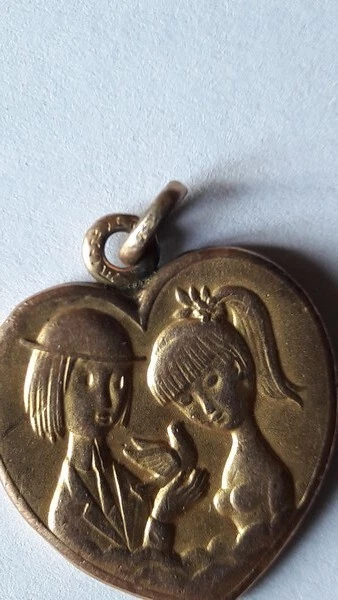 Présentoir à Pendentif Vintage Les Amoureux De Peynet - Médaillon Ou Médaille - Occasion