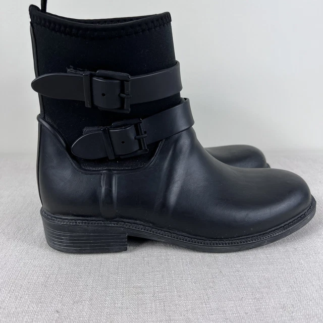 Tara M Kismet Boots Womens Size 9 Black Rubber Textile Upper Buckles Pull On