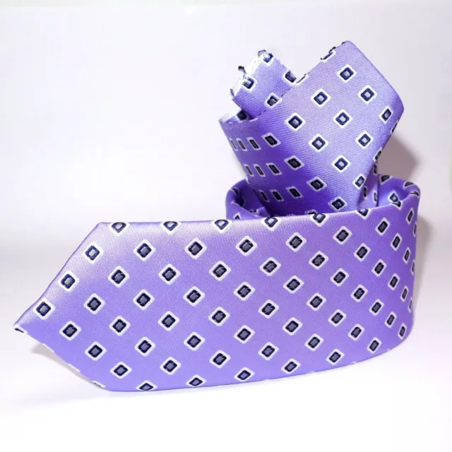 Conjunto Corbata y Pañuelo de bolsillo color violeta con rombos tela Multifibras
