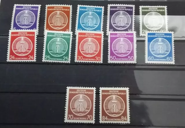 DDR Dienstmarken Lot aus Mi.Nr. 2x -17x,postfrisch, mit Nr. 5x Type I, M€ 190,-