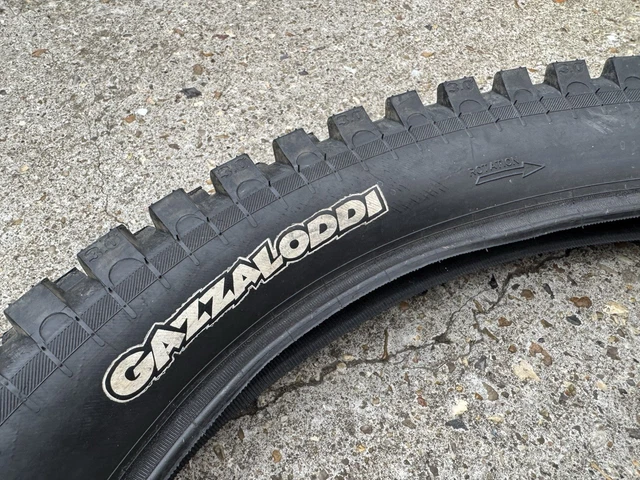 RARE PNEU VINTAGE NOKIAN GAZZALODDI DESCENTE VTT 26 X 3,0