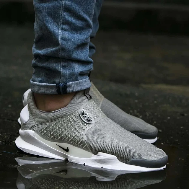 Nike sock dart trainers shop