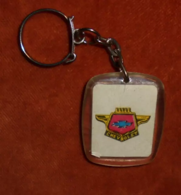 Porte-clés Key ring Joli CHEVROLET avec ancien modele N° 2