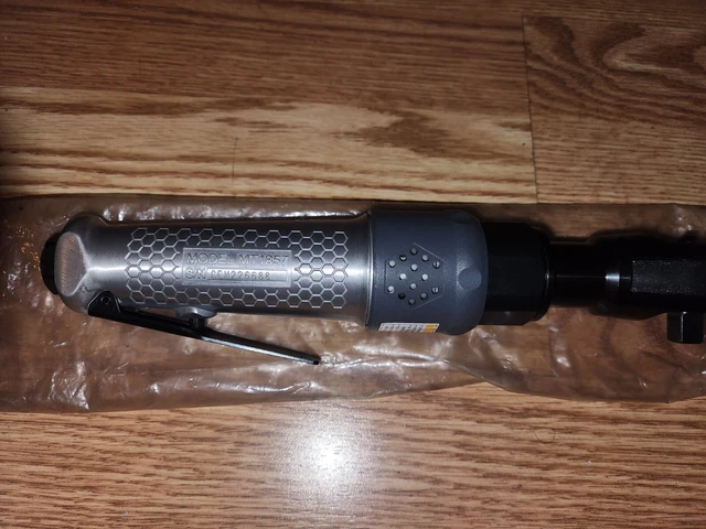 Matco 3/8 Air Ratchet MT1857 New Tools 2