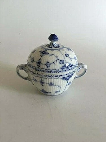 Royal Copenhagen Blau Geriffelt Halb Spitze Zuckerdose No 605