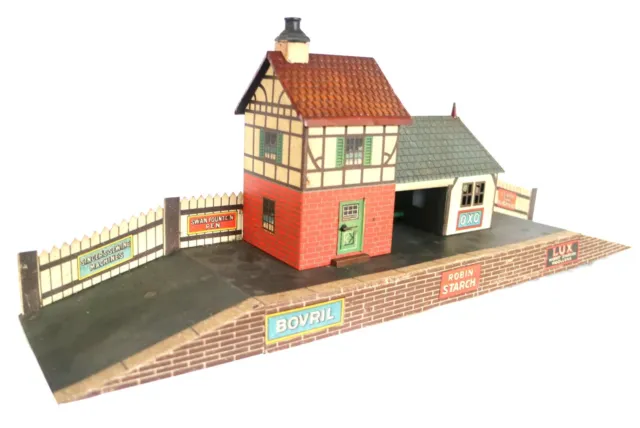 AC3858: Vintage Bing O Gauge Wayside Station 60/647