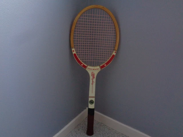 Raquette de tennis vintage Snauwaert ERGONOM de collection