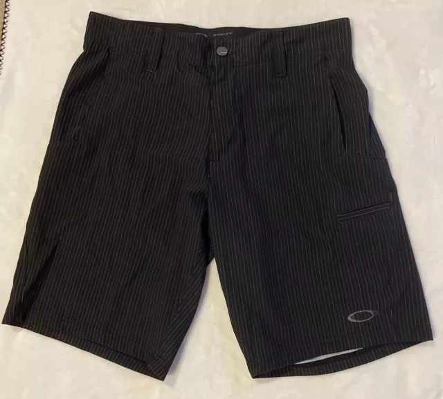 Oakley Men's Stanley Pin Stripe O-Hydrolix Quick Dry Fabric Golf Shorts 32W