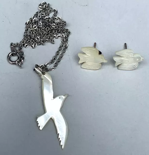 Vintage Mother of Pearl bird earrings & matching necklace with pendant