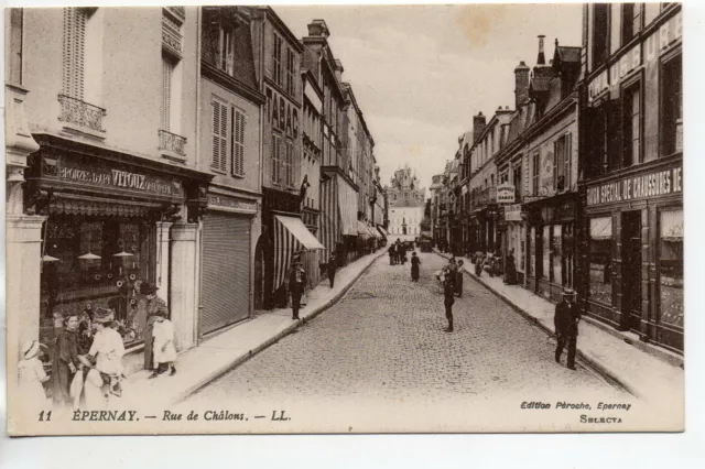 EPERNAY - Marne - CPA 51 - Commerces - le chausseur rue de Chalons -