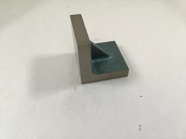 Angle Cast Plate Ground with web  3x3x3   R6L4B7
