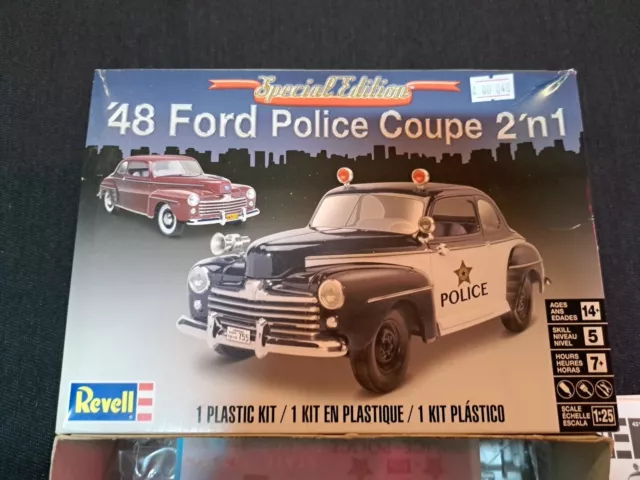 Revell 1:25 48 Ford Police Coupe 2 N1