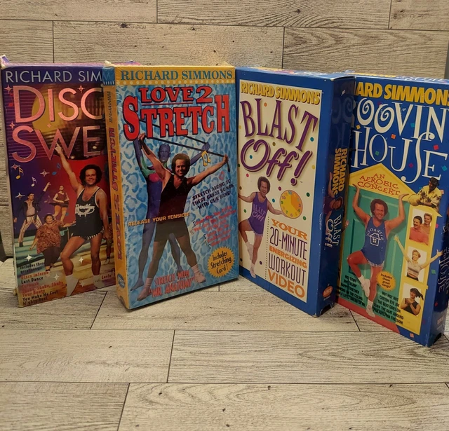 Bangkok, Thaïlande 22 Janvier 2022 Cassettes Des Années 90 De L Incesticide De L Album Nirvana Sur Un Sol En Bois Noir