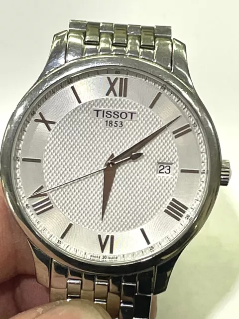 Orologio Tissot Tradition T063610A Quadrante Romano Data Uomo Quarzo 42 mm