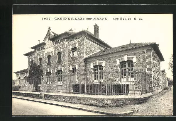 CPA Chennevières-sur-Marne, Les Écoles,  vue de Schule