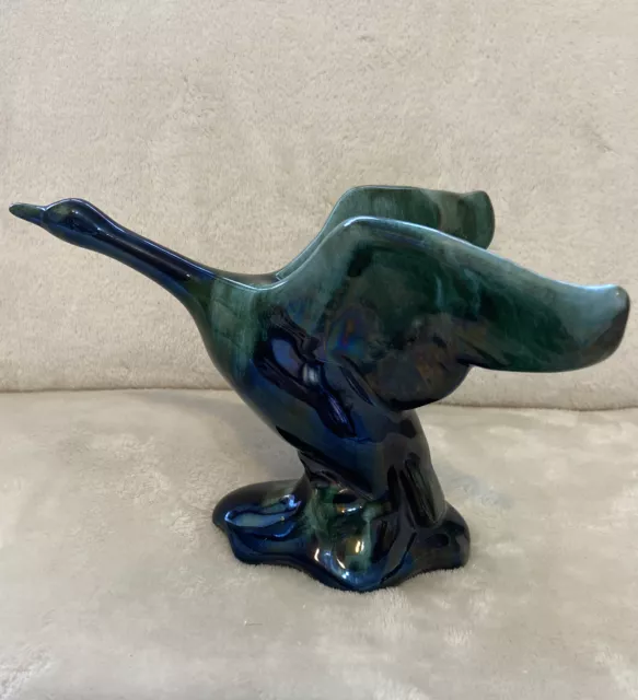 BLUE MOUNTAIN Collection CANADIAN POTTERY Glazed Clay GOOSE FIGURINE 20cm Length