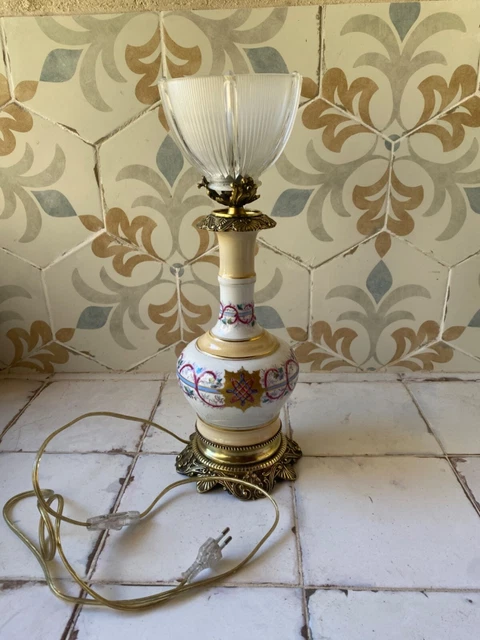 Lampe Ancienne En Porcelaine Et Laiton